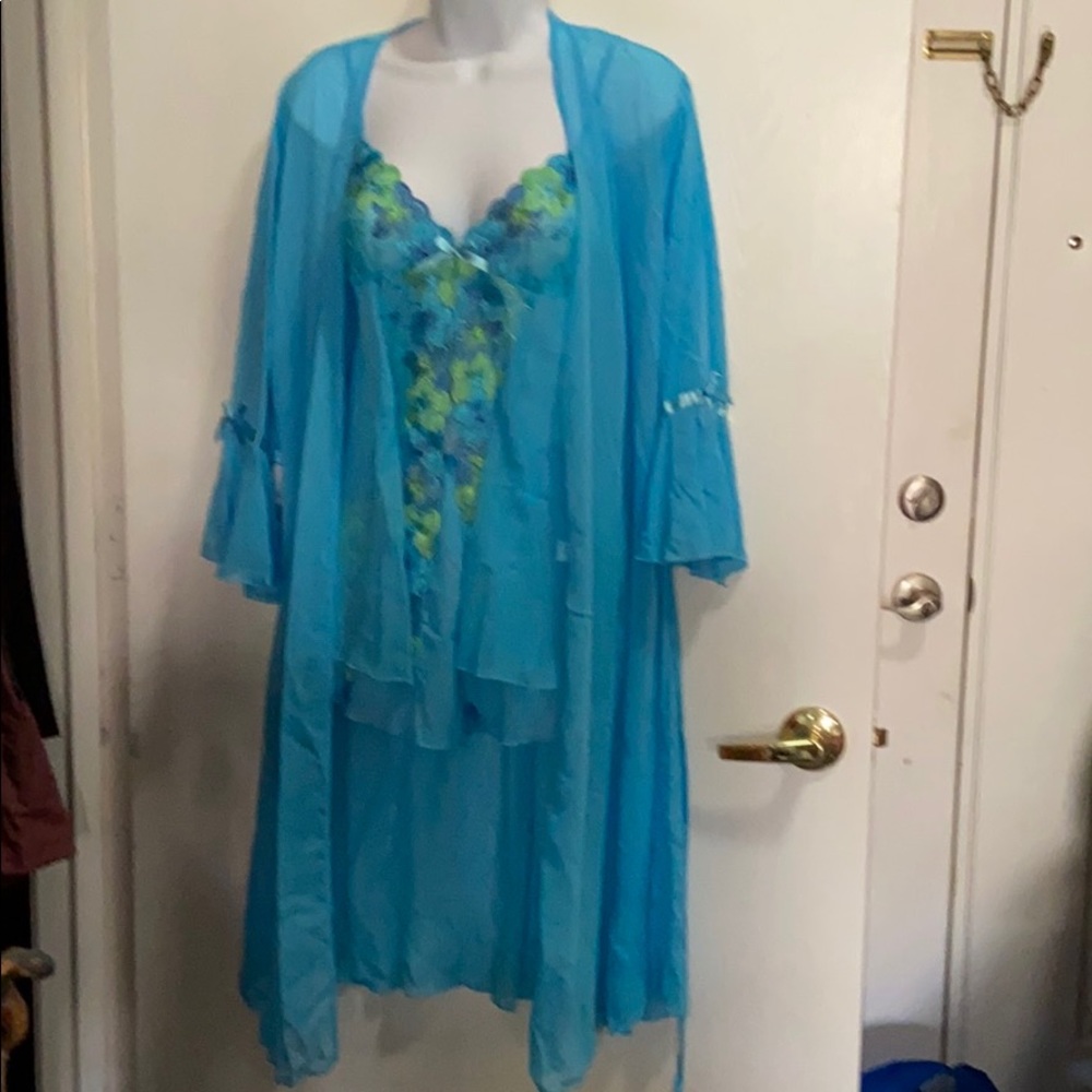 Three pieces blue lingerie in women￼